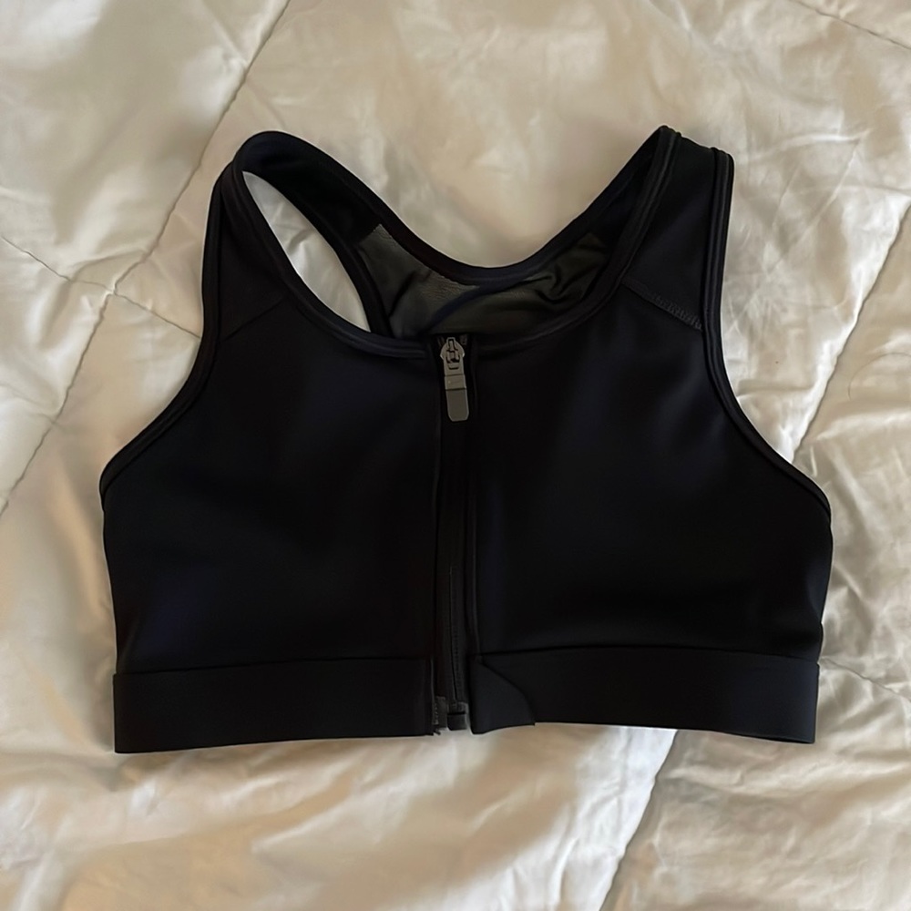 NWOT Nike Sports Bra w Zipper Front